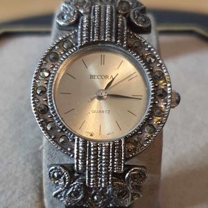 🧡3/$15 WORKING ! EUC Vintage Becora Silver Accented/Goldtone Leather Watch.